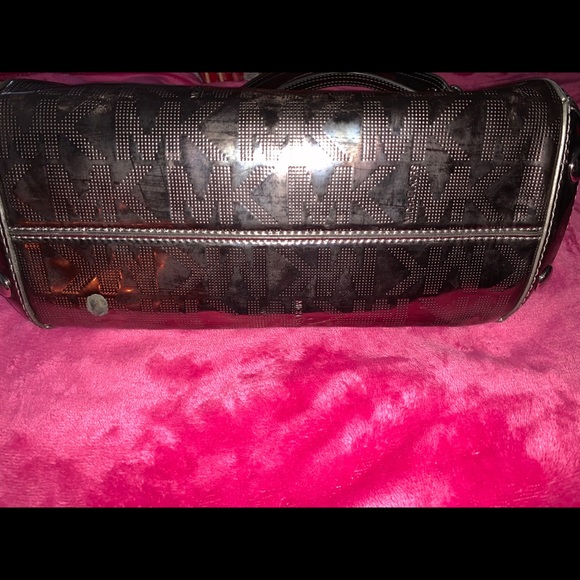 Grey metallic Michael Kors hand/shoulder bag!💖 - Picture 4 of 5